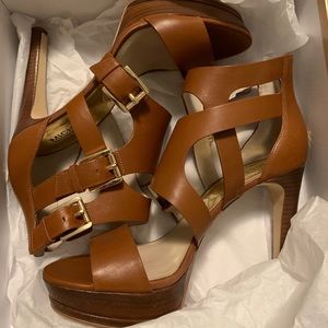 New Michael Kors pump